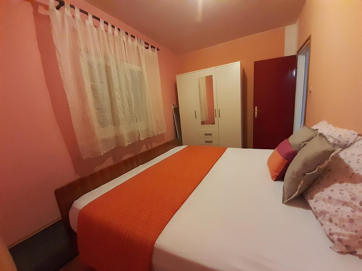 Apartments Cebalo - Ekonomija Korcula Town Bagian luar foto