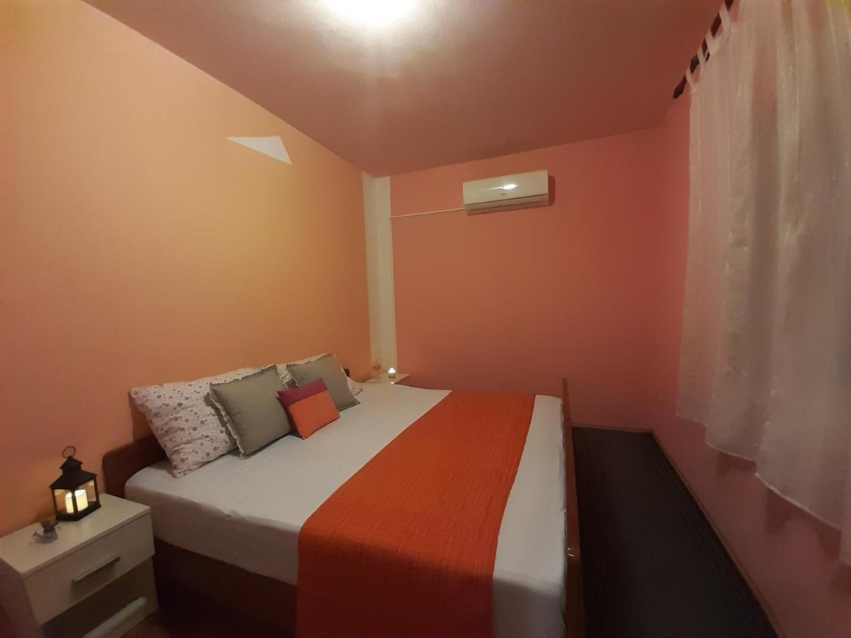 Apartments Cebalo - Ekonomija Korcula Town Bagian luar foto
