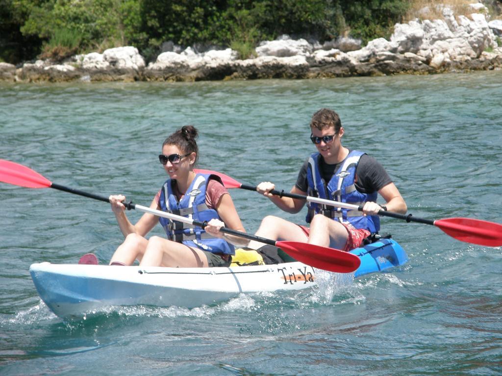 Apartments Cebalo - Ekonomija Korcula Town Bagian luar foto